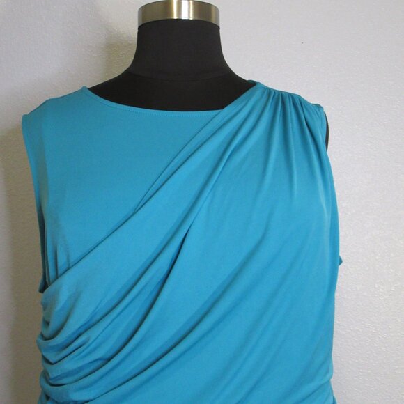 Sleeveless Wrap Dress - Picture 9 of 11